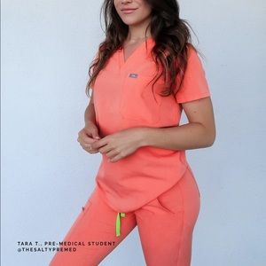 FIGS - Hot Coral Catarina 1-pocket scrub top XS + Zamora Jogger Scrub pants XS